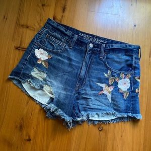 NWOT American Eagle embroidered high rise shorts